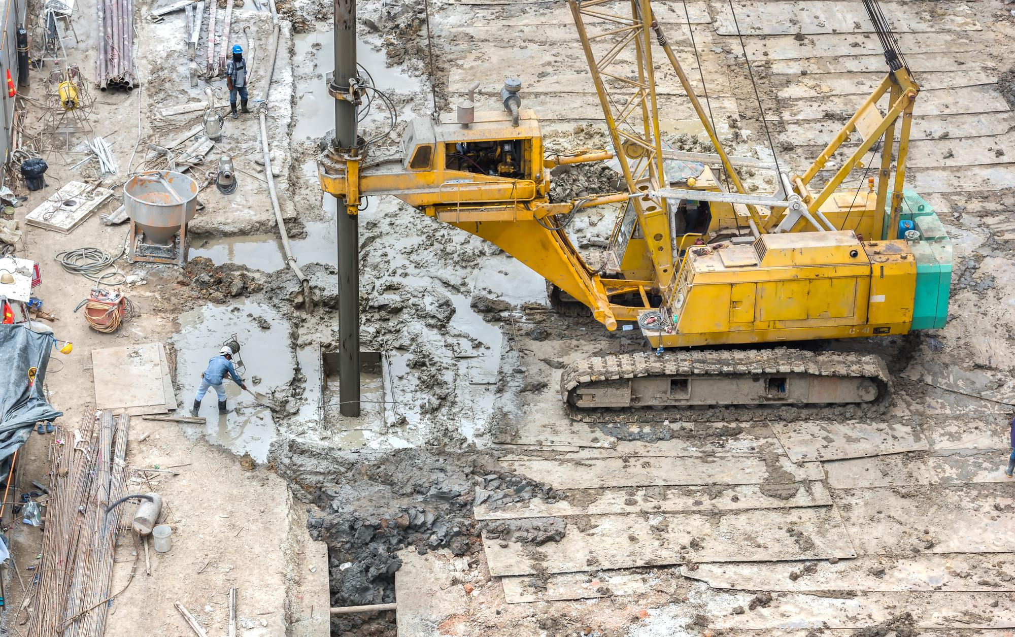Structural concrete contractor finishing commercial slab – Concrete Pro Dallas